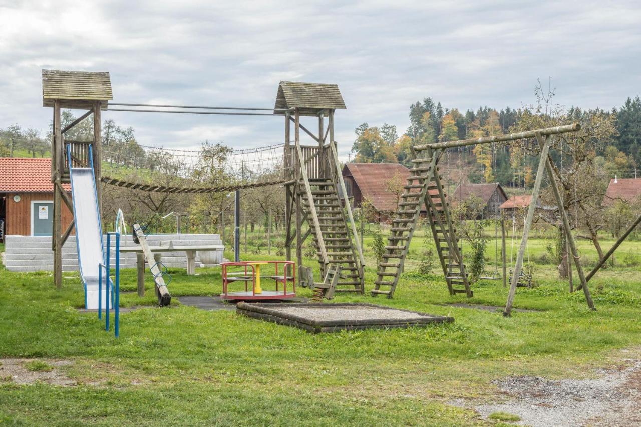 Апартаменты Zapfs Bauernhof Stiefmuetterchen Тетнанг Экстерьер фото